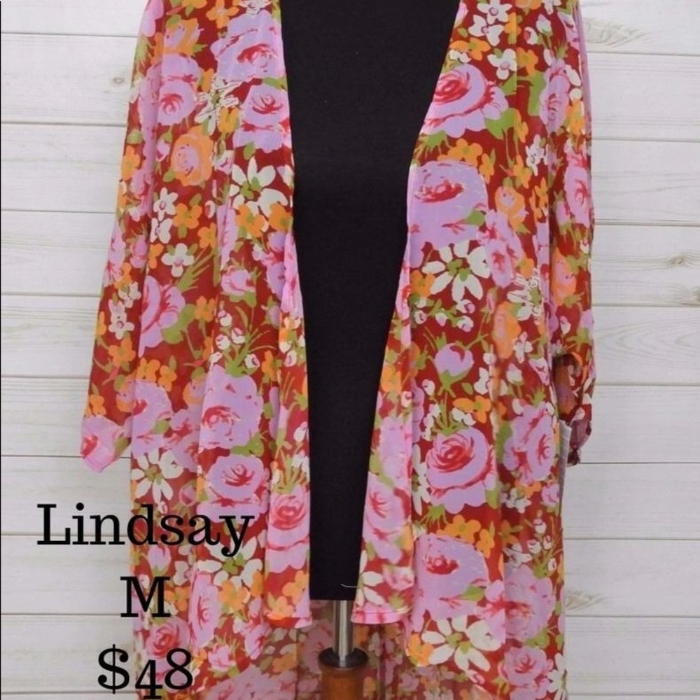 Medium NWT floral Lularoe Lindsay